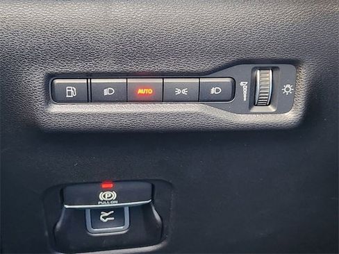 New 2026 Jeep Cherokee Overland image 17