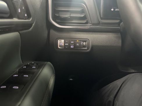 Used 2026 GMC Terrain AT4 w/ Convenience Package III AWD/4WD image 19