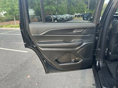 New 2025 Jeep Grand Cherokee L Altitude image 20