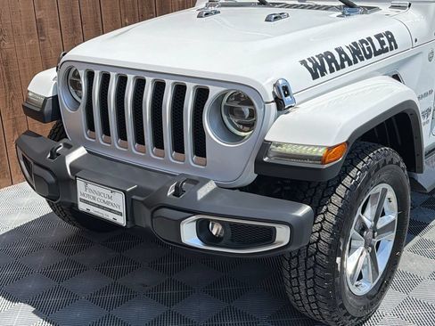 Used 2018 Jeep Wrangler Unlimited Sahara w/ Dual Top Group AWD/4WD image 20