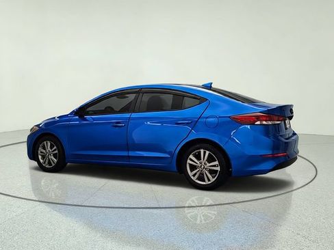 Used 2017 Hyundai Elantra SE FWD image 4