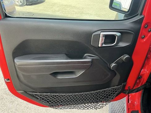 Used 2018 Jeep Wrangler Unlimited Sport image 16