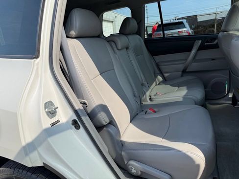 Used 2010 Toyota Highlander SE AWD/4WD image 20