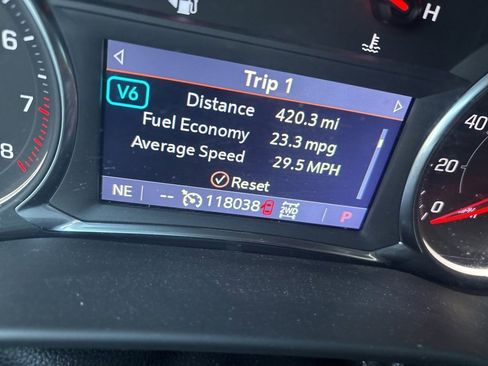 Used 2021 GMC Acadia AT4 w/ Preferred Package image 10