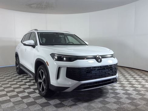 New 2026 Volkswagen Tiguan SE AWD/4WD image 1