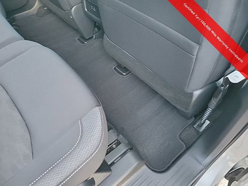 Used 2024 Nissan Pathfinder SV image 41