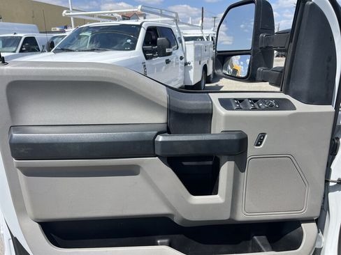Used 2022 Ford F250 XL w/ STX Appearance Package RWD image 12