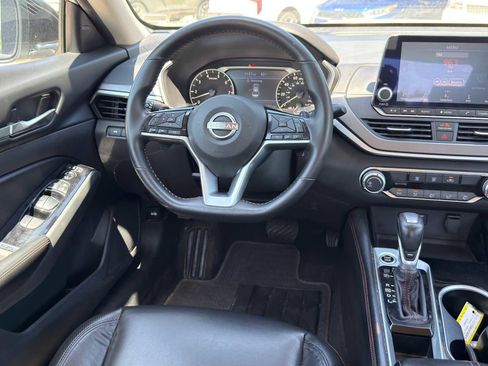 Used 2025 Nissan Altima 2.5 SR FWD image 22