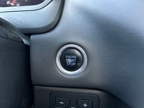 Used 2023 Toyota Tundra Platinum AWD/4WD image 25
