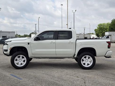 New 2026 Nissan Frontier SV w/ All-Weather Content Package AWD/4WD image 22