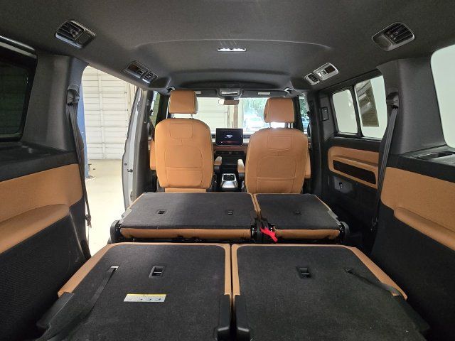 Used 2025 Volkswagen ID. Buzz Pro S RWD image 8