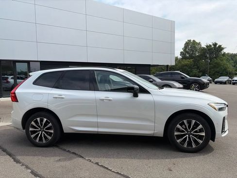 Used 2025 Volvo XC60 B5 Plus AWD/4WD image 2
