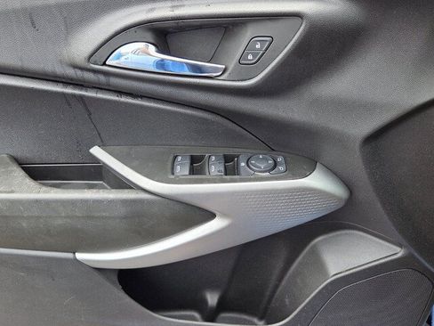 Certified 2024 Chevrolet Trax RS w/ Sunroof Package FWD image 27