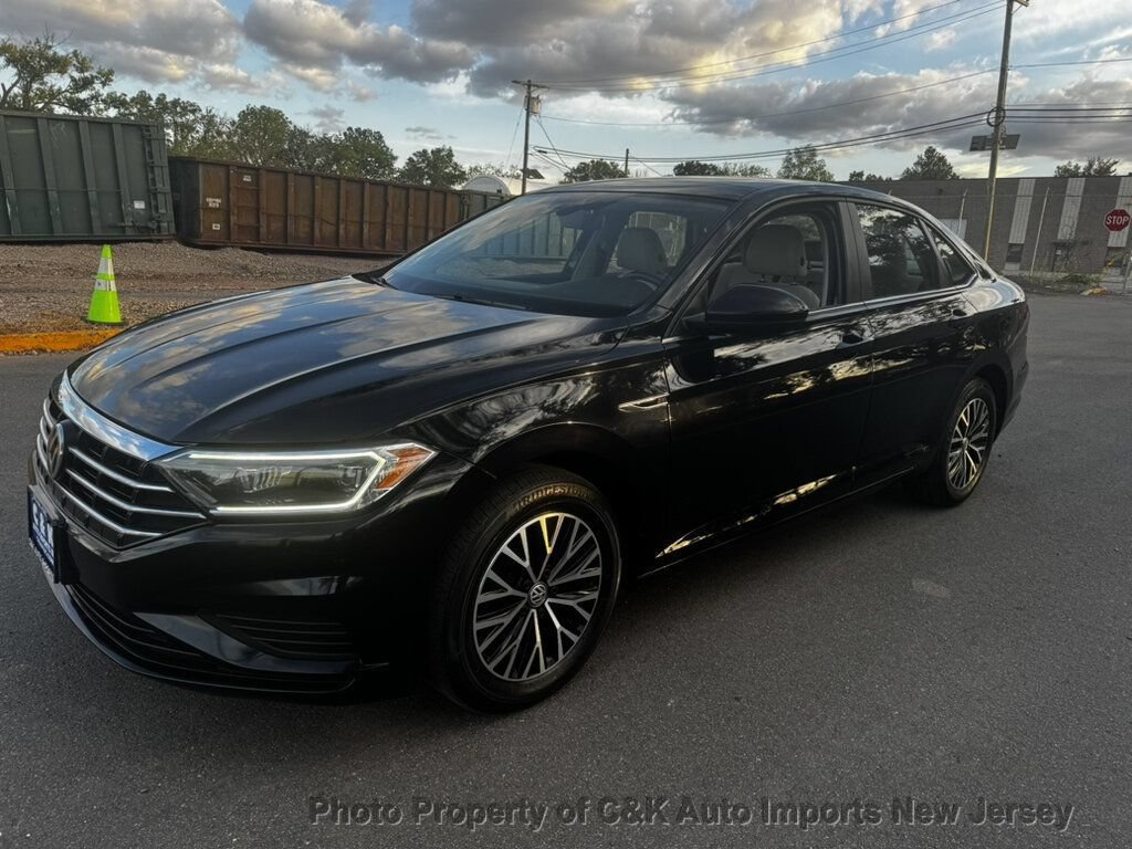 Used 2019 Volkswagen Jetta SEL w/ Cold Weather Package FWD image 10