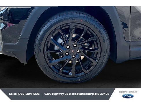 Used 2023 GMC Terrain SLE w/ Driver Convenience Package FWD image 8
