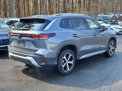 New 2026 Volkswagen Tiguan SE image 2