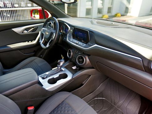 Used 2019 Chevrolet Blazer LT image 18