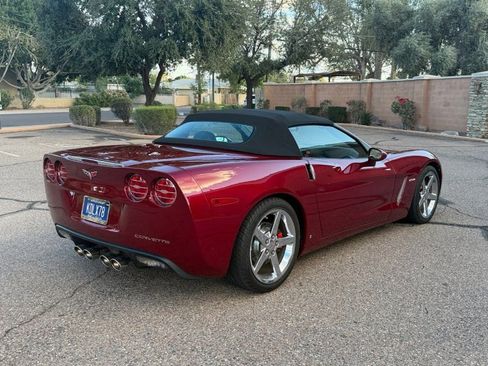 Used 2006 Chevrolet Corvette Convertible w/ Preferred Equipment Group image 3