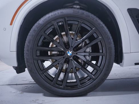 Used 2026 BMW X5 sDrive40i w/ M Sport Package image 2