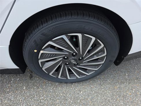 New 2026 Hyundai Sonata Limited FWD image 9