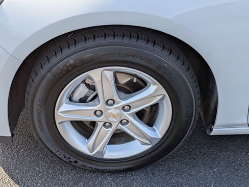 Used 2024 Chevrolet Malibu LT image 9