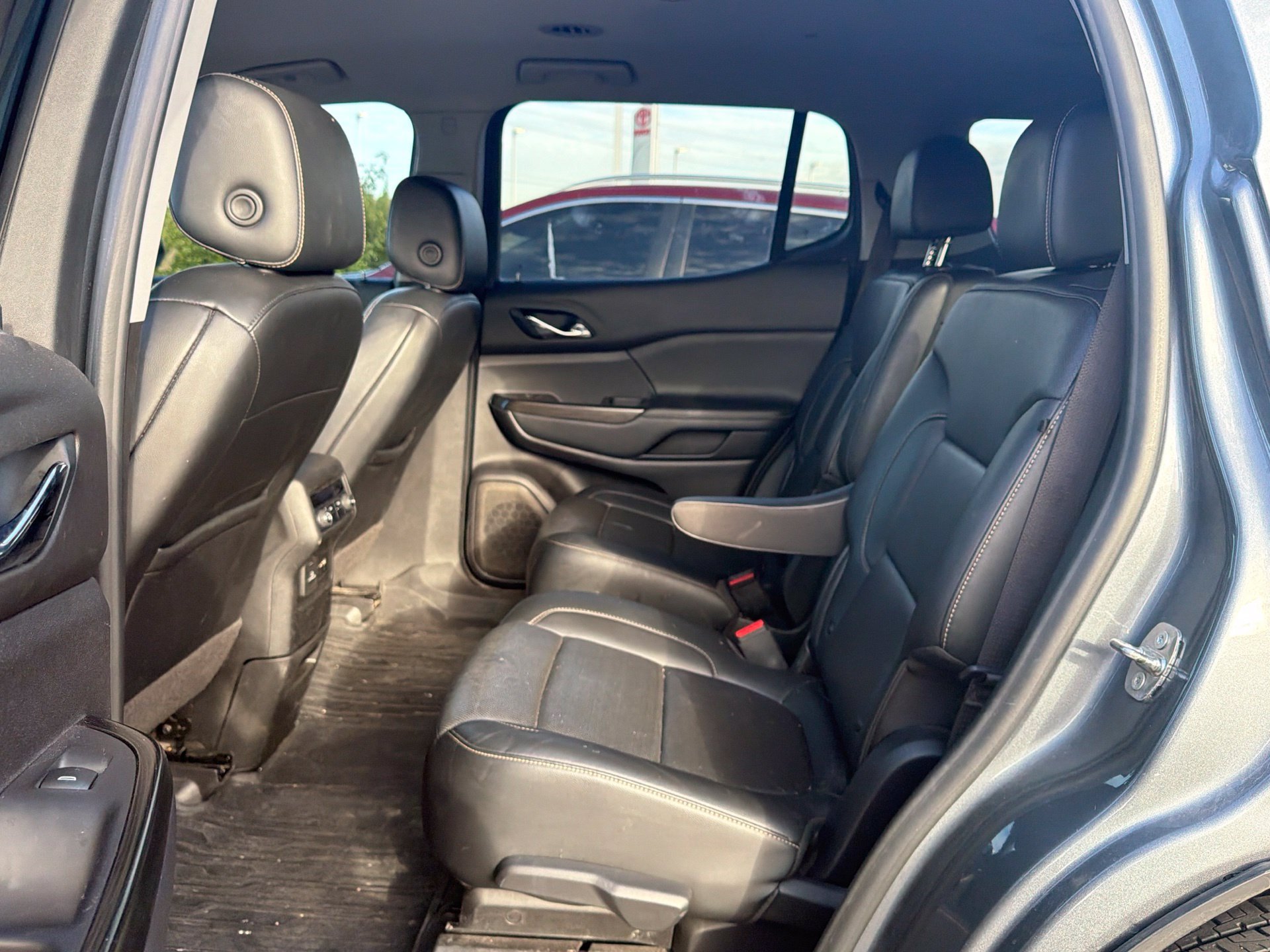 Used 2021 GMC Acadia SLT w/ Elevation Edition FWD image 11