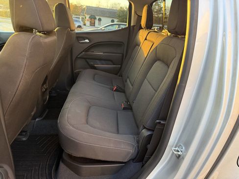 Used 2019 Chevrolet Colorado LT w/ Redline Special Edition image 18