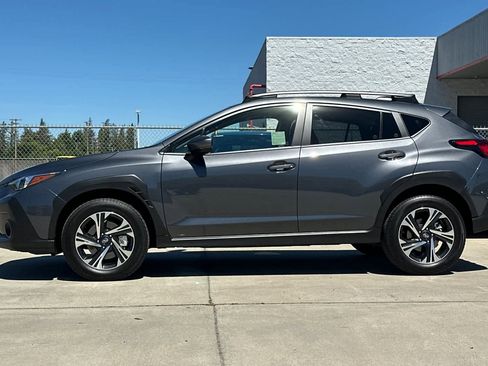 Used 2025 Subaru Crosstrek 2.0i Premium w/ Crosstrek Mirror Package AWD/4WD image 6