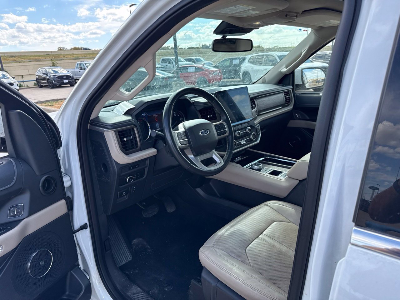 Used 2024 Ford Expedition Max Limited RWD image 19
