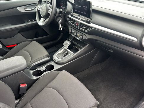 Used 2023 Kia Forte LXS w/ LXS Technology Package image 17