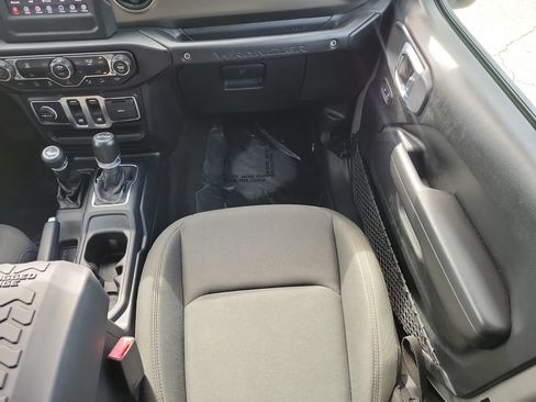 Used 2020 Jeep Wrangler Sport AWD/4WD image 24