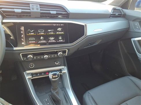 New 2025 Audi Q3 2.0T Premium image 11