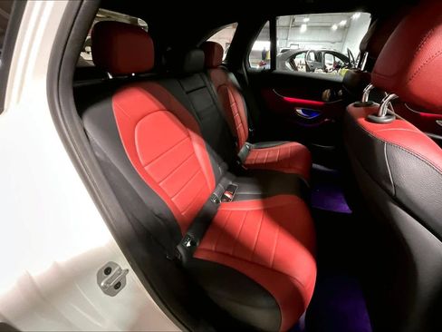 Used 2021 Mercedes-Benz GLC 300 4MATIC image 20