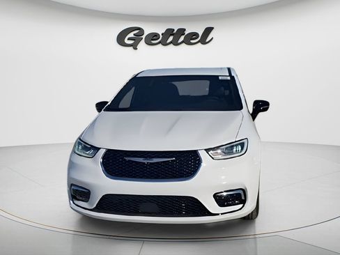 New 2026 Chrysler Pacifica Select image 3