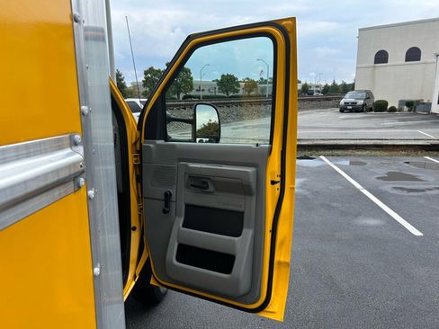 Used 2019 Ford E-350 and Econoline 350 Super Duty image 20