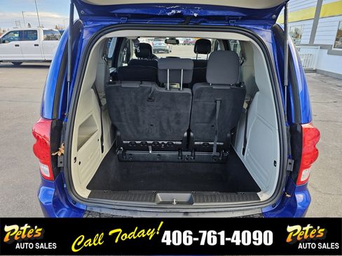 Used 2019 Dodge Grand Caravan SE w/ UConnect Hands-Free Group image 9