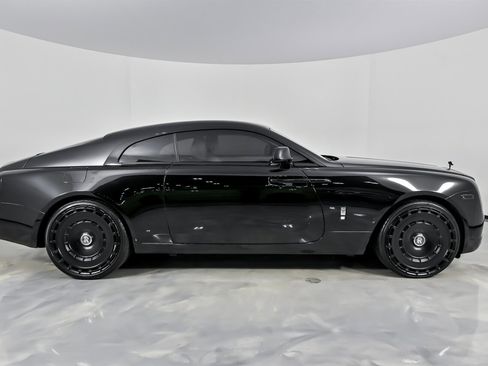 Used 2019 Rolls-Royce Wraith image 14