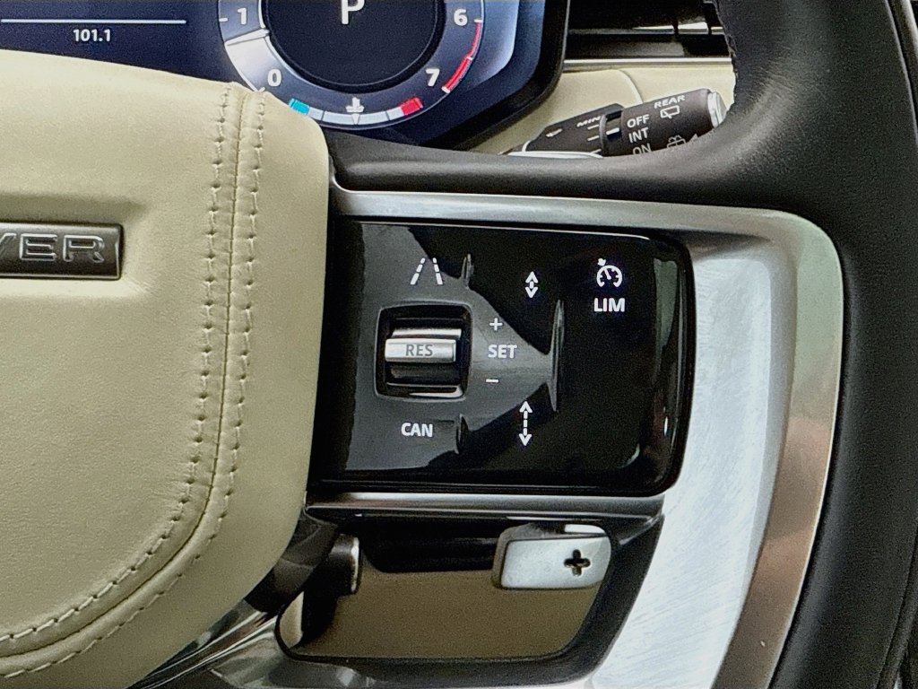 Used 2023 Land Rover Range Rover SE AWD/4WD image 12