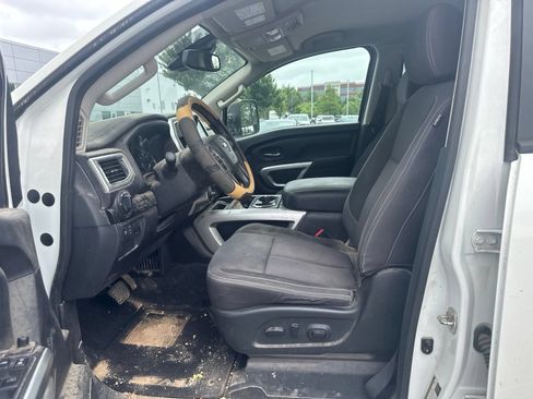 Used 2021 Nissan Titan SV w/ SV Convenience Package AWD/4WD image 12