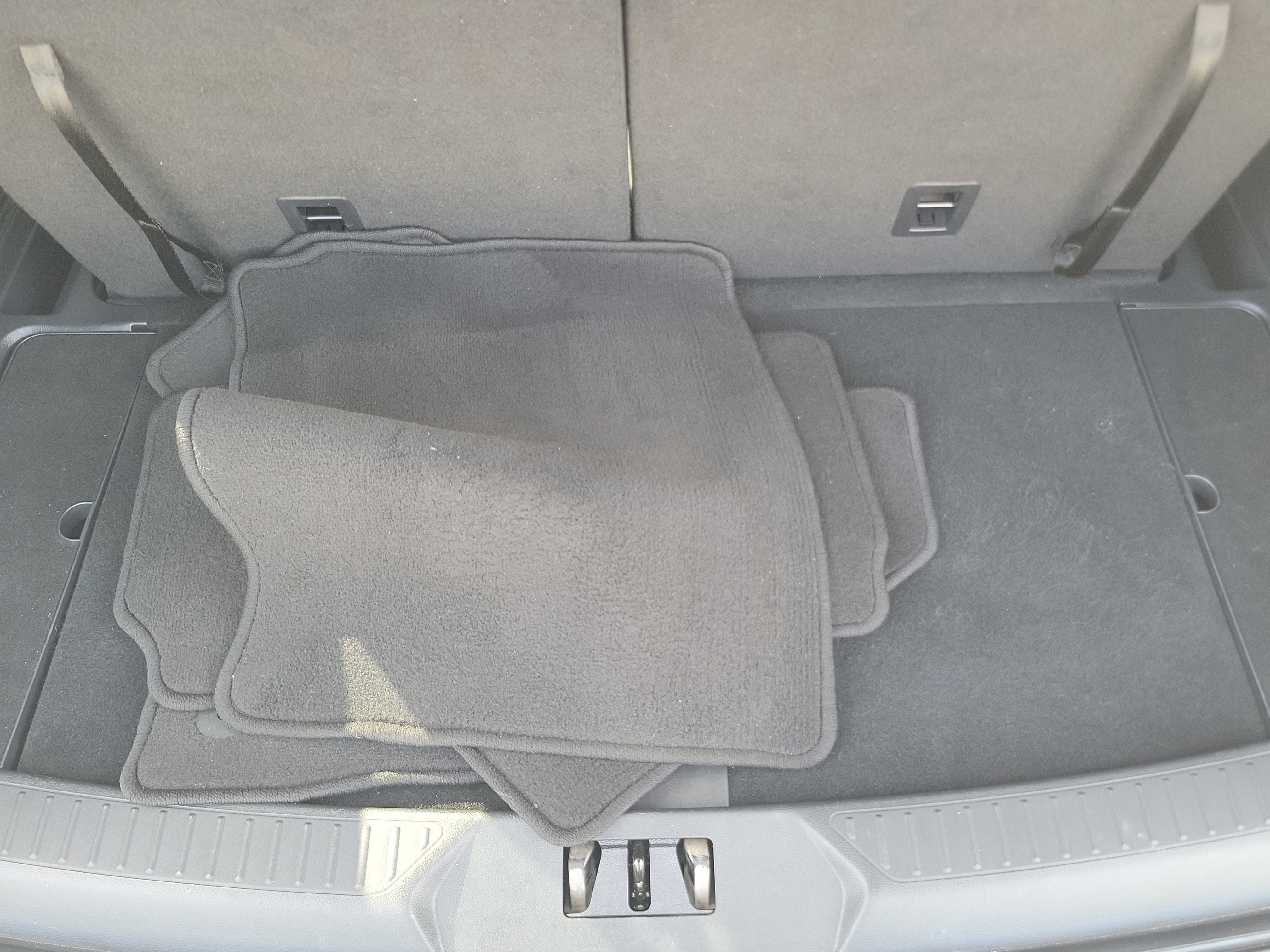 Certified 2025 Ford Explorer Active w/ Active Comfort Package RWD image 15