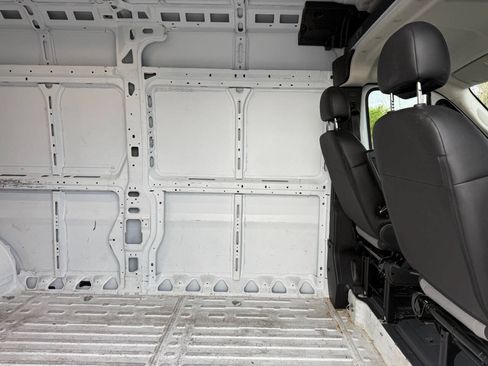 Used 2025 RAM ProMaster 2500 w/ Convenience Group FWD image 24