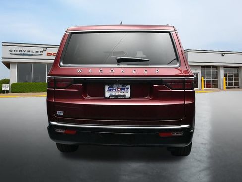 Used 2025 Jeep Wagoneer Series III w/ Premium Group I AWD/4WD image 4