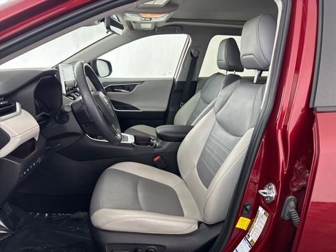 Used 2021 Toyota RAV4 Limited image 23