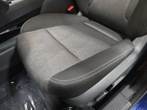 Used 2025 Nissan Rogue SV FWD image 27