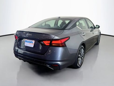 Used 2025 Nissan Altima 2.5 SV FWD image 18