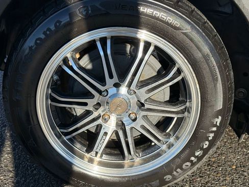 Used 2018 Toyota Prius C One image 10