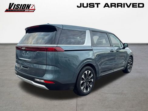 Used 2024 Kia Carnival EX image 5