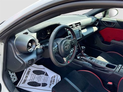 Used 2024 Toyota GR86 TRUENO Edition image 9