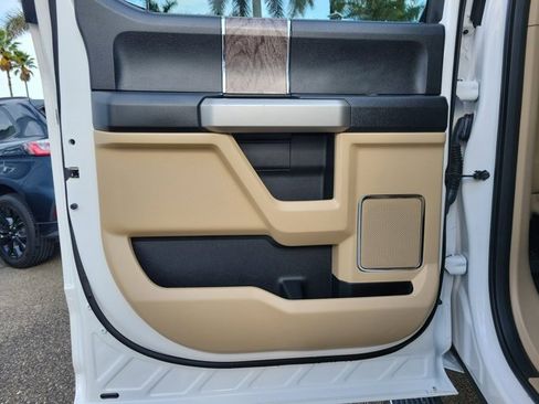 Certified 2017 Ford F450 Lariat w/ Lariat Ultimate Package image 15