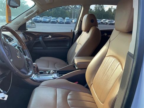 Used 2017 Buick Enclave Leather FWD image 6